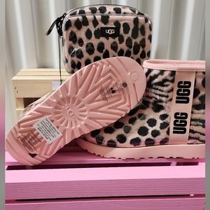UGG Janey II clear and Classic clear mini boots - animalia pink scallop Bundle